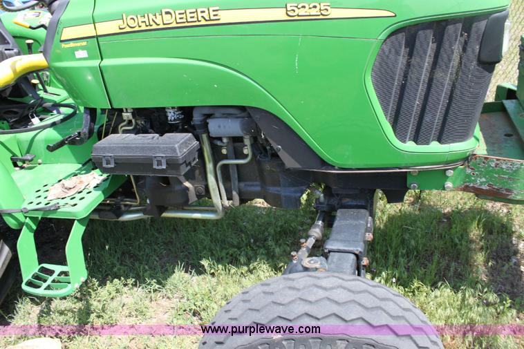 image for item 6260 2007 John Deere 5225 tractor