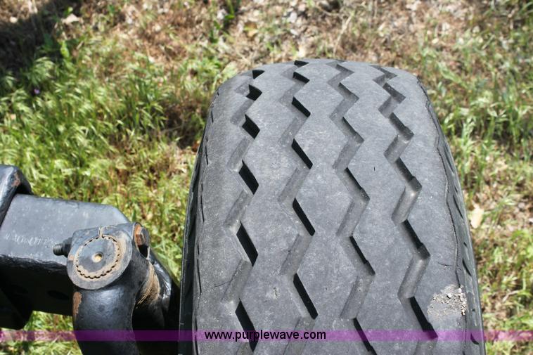 image for item 6260 2007 John Deere 5225 tractor