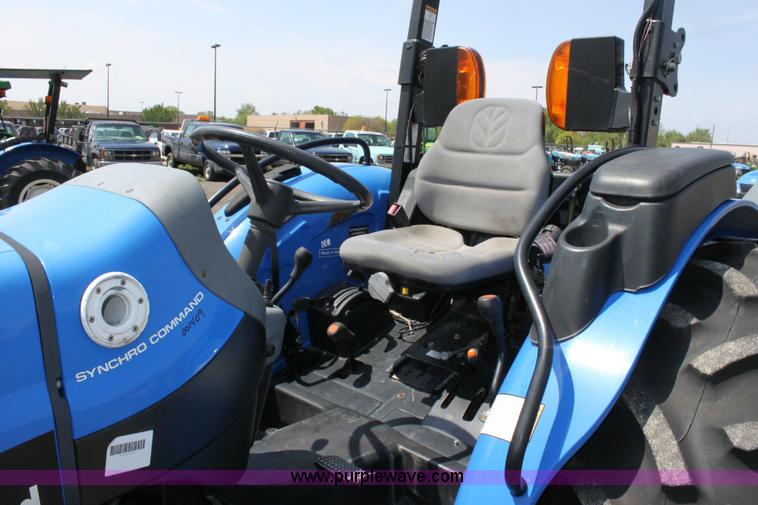 image for item 6261 2007 New Holland TN60A tractor