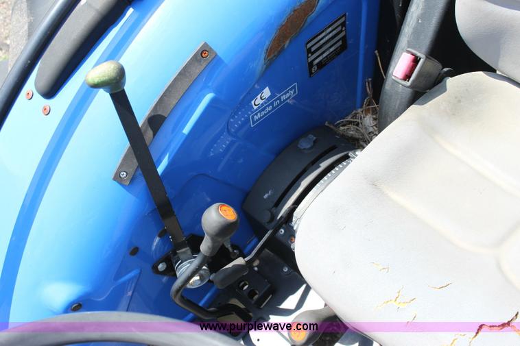 image for item 6261 2007 New Holland TN60A tractor