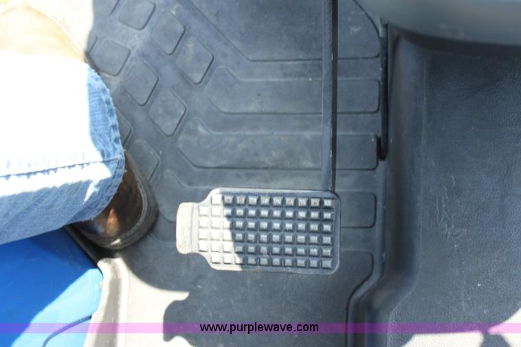 image for item 6261 2007 New Holland TN60A tractor