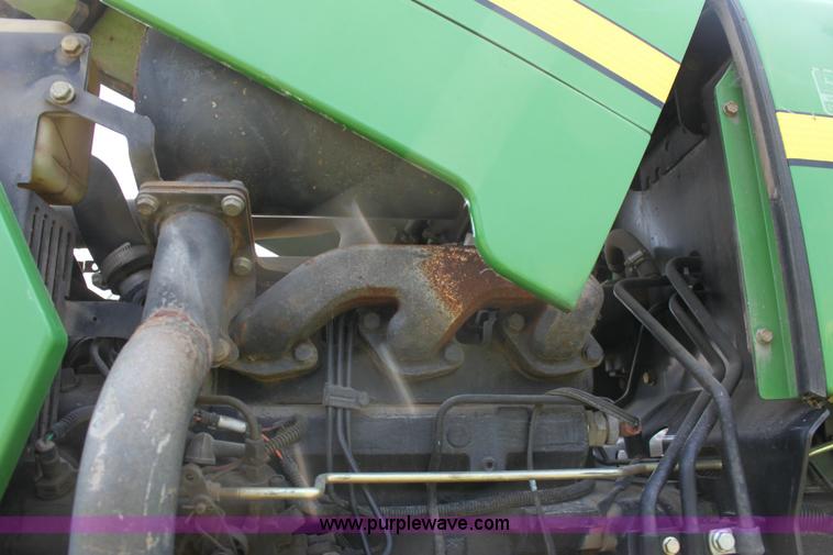 image for item 6262 2004 John Deere 5220 tractor