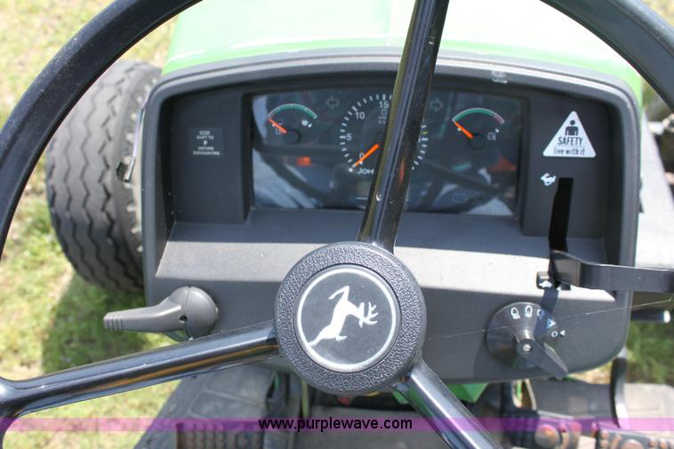 image for item 6262 2004 John Deere 5220 tractor