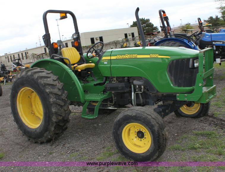 image for item 6264 2007 John Deere 5225 tractor