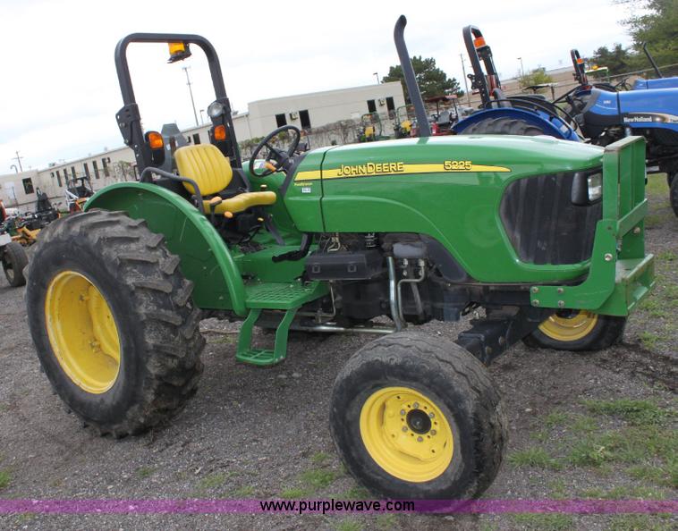 image for item 6264 2007 John Deere 5225 tractor