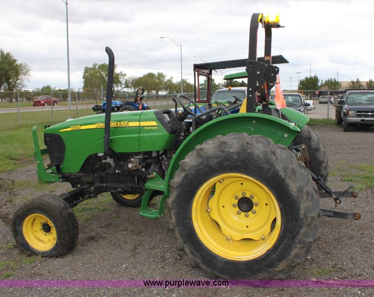 image for item 6264 2007 John Deere 5225 tractor
