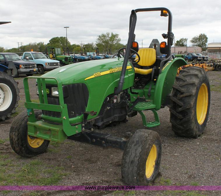 image for item 6264 2007 John Deere 5225 tractor