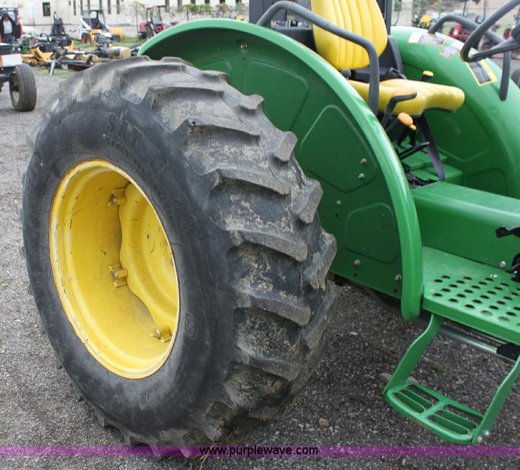 image for item 6264 2007 John Deere 5225 tractor