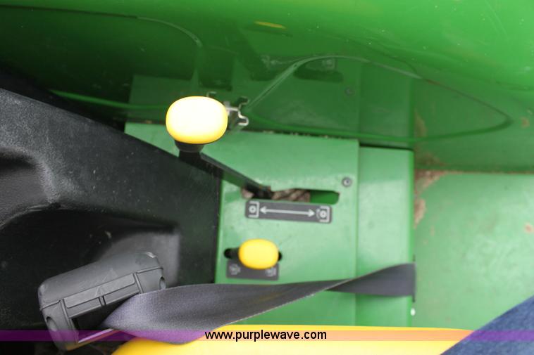 image for item 6264 2007 John Deere 5225 tractor