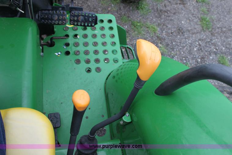 image for item 6264 2007 John Deere 5225 tractor