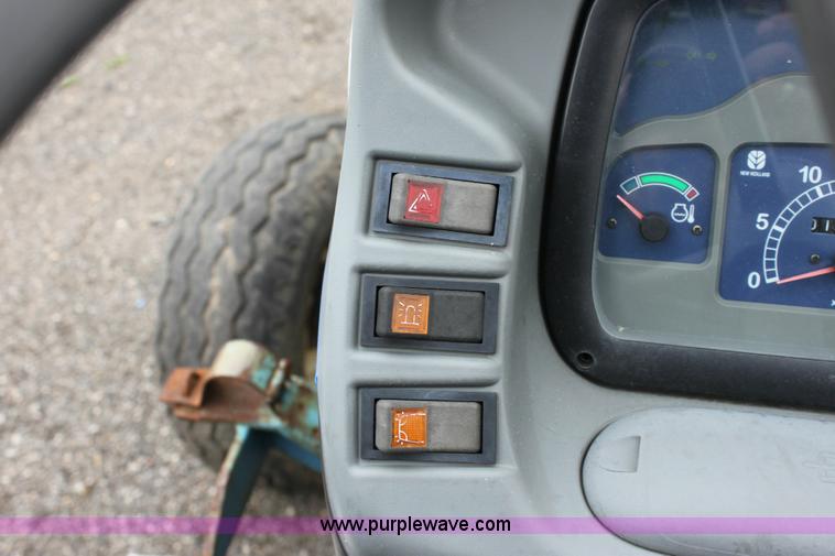 image for item 6265 2007 New Holland TN60A tractor