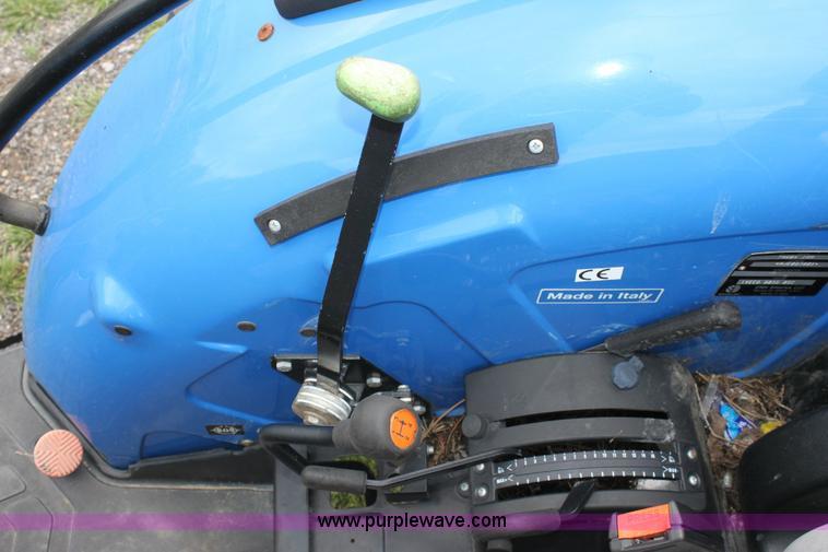 image for item 6266 2007 New Holland TN60A tractor