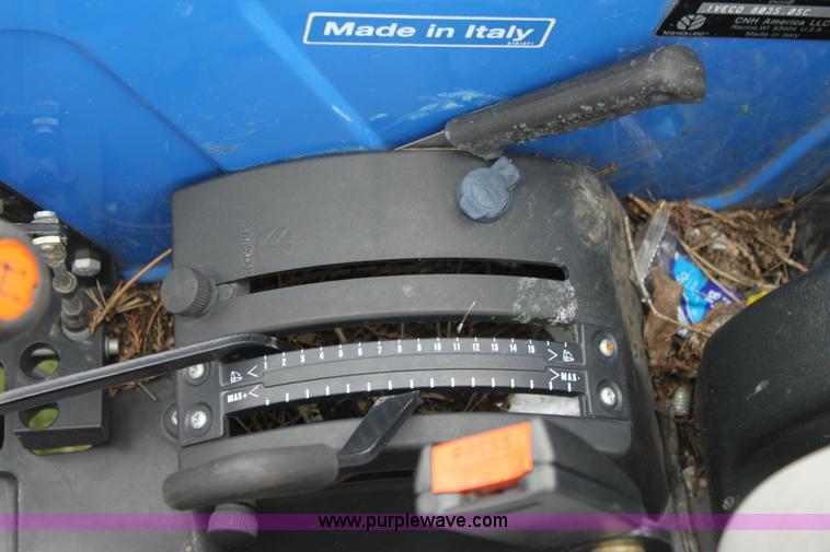 image for item 6266 2007 New Holland TN60A tractor