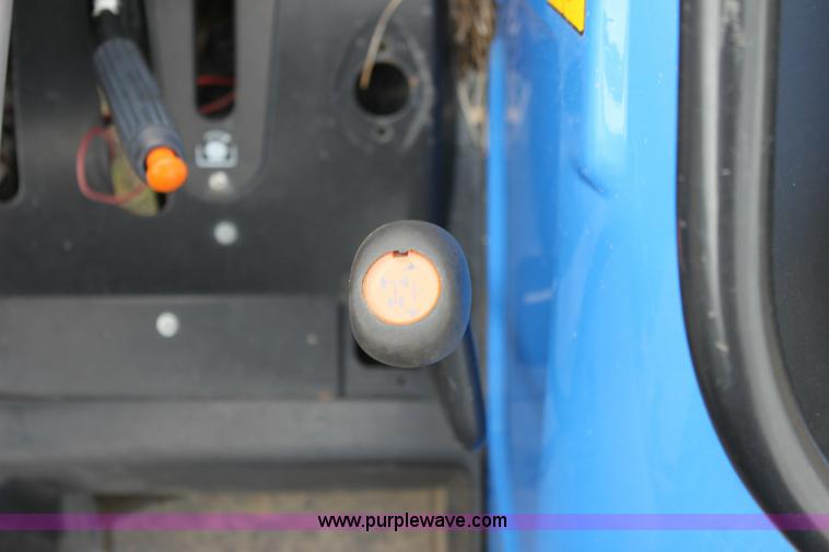 image for item 6266 2007 New Holland TN60A tractor