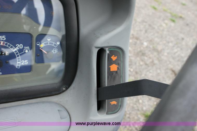 image for item 6266 2007 New Holland TN60A tractor