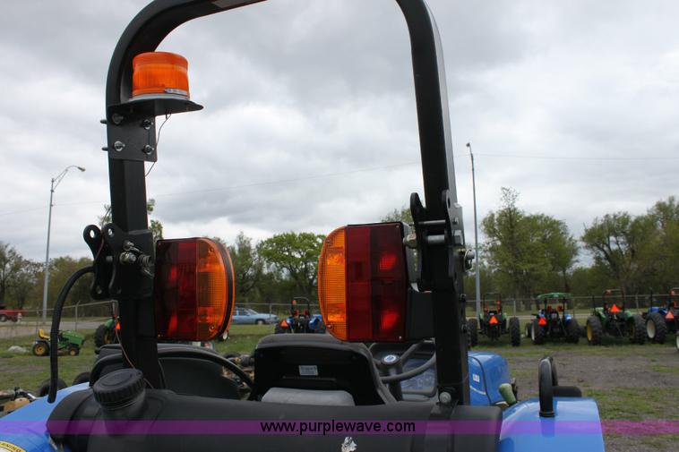 image for item 6266 2007 New Holland TN60A tractor
