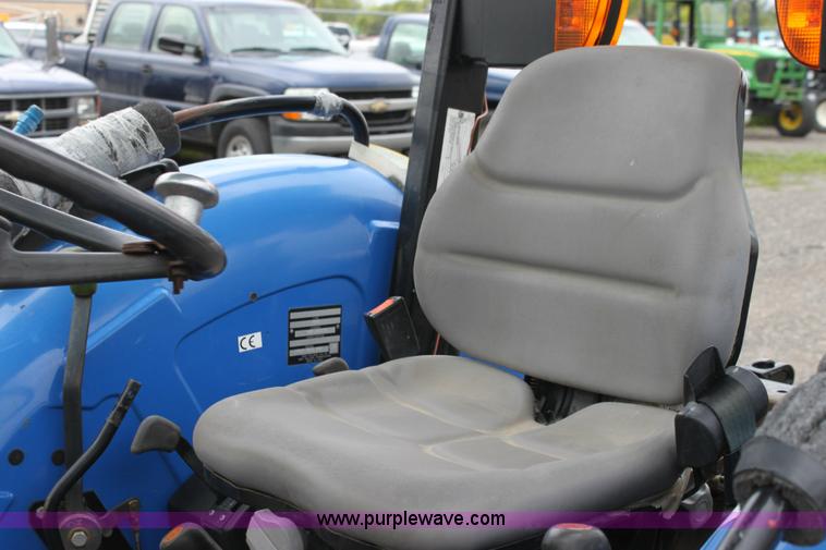 image for item 6267 2003 New Holland TN55 tractor