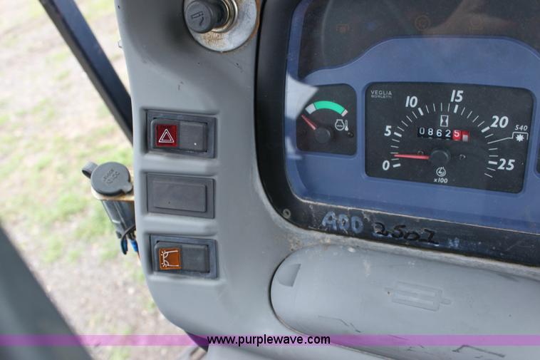 image for item 6267 2003 New Holland TN55 tractor