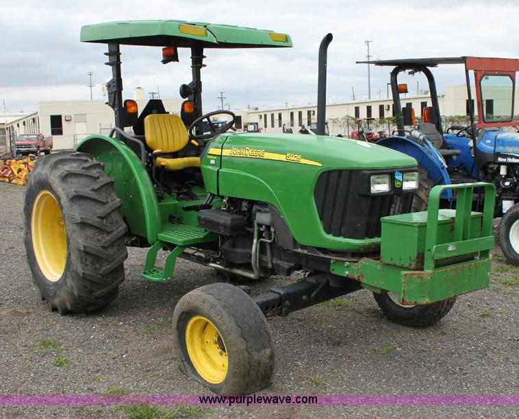 image for item 6268 2007 John Deere 5225 tractor