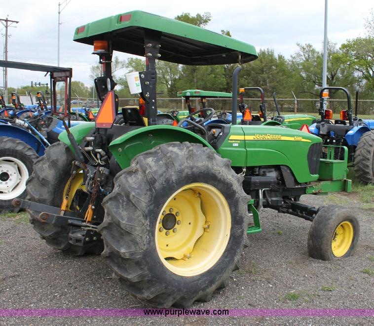 image for item 6268 2007 John Deere 5225 tractor