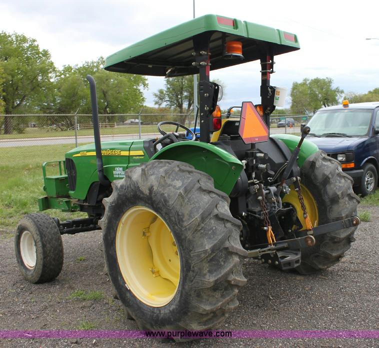 image for item 6268 2007 John Deere 5225 tractor