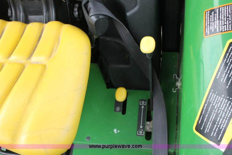 image for item 6268 2007 John Deere 5225 tractor