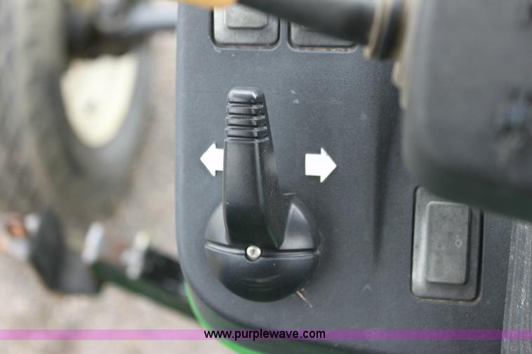 image for item 6268 2007 John Deere 5225 tractor