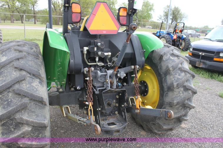 image for item 6268 2007 John Deere 5225 tractor