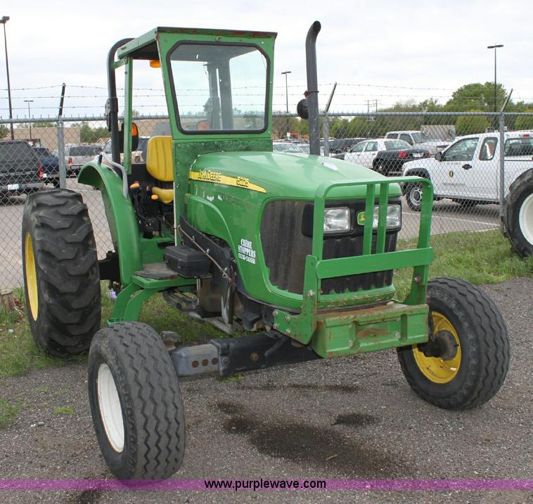 image for item 6276 2005 John Deere 5225 tractor