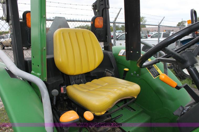 image for item 6276 2005 John Deere 5225 tractor