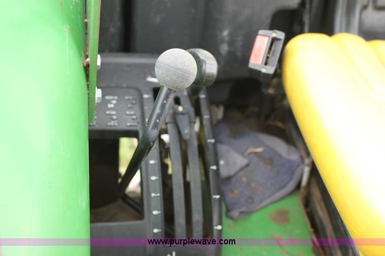 image for item 6276 2005 John Deere 5225 tractor