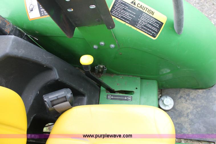 image for item 6276 2005 John Deere 5225 tractor