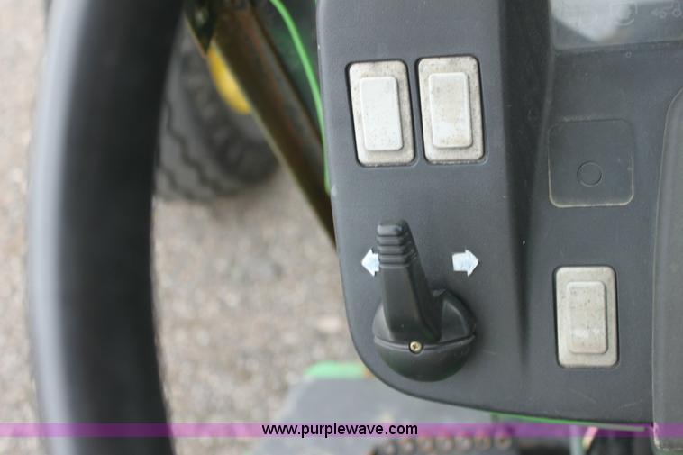 image for item 6276 2005 John Deere 5225 tractor