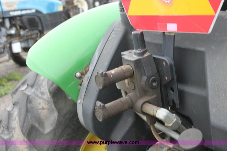 image for item 6276 2005 John Deere 5225 tractor