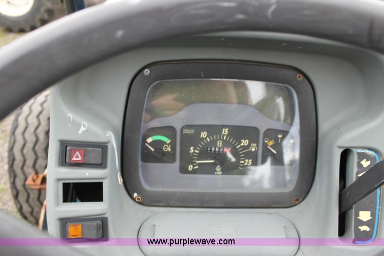 image for item 6277 2000 New Holland TN55 tractor