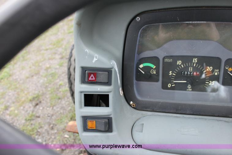 image for item 6277 2000 New Holland TN55 tractor