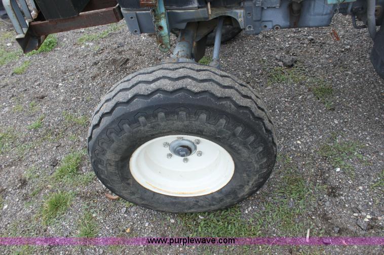 image for item 6277 2000 New Holland TN55 tractor