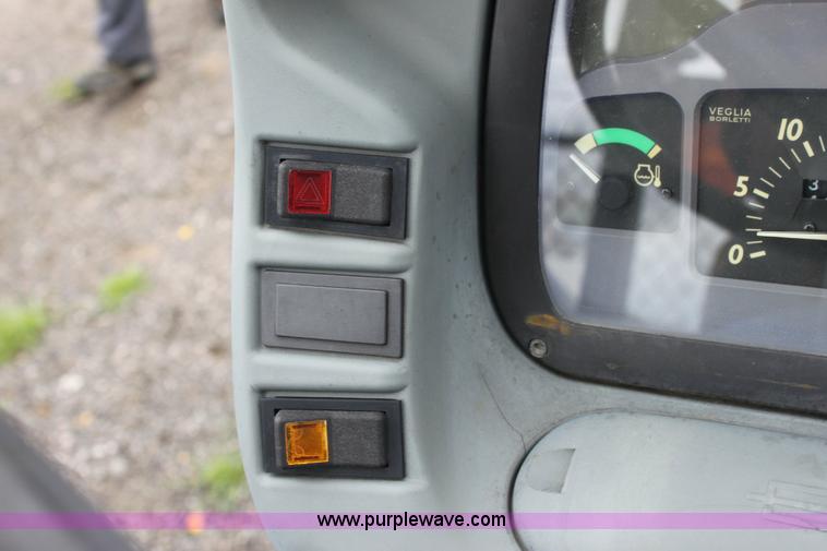 image for item 6278 2000 New Holland TN55 tractor