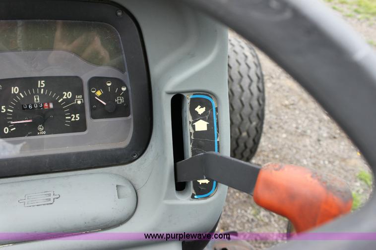 image for item 6279 2000 New Holland TN55 tractor