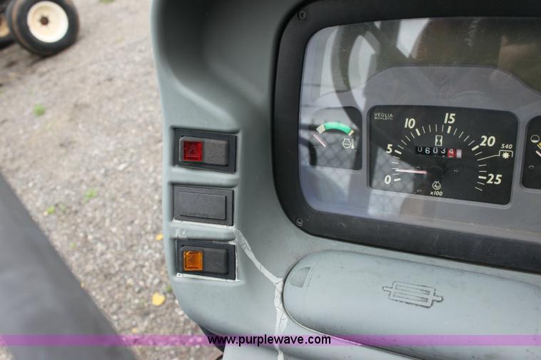 image for item 6279 2000 New Holland TN55 tractor