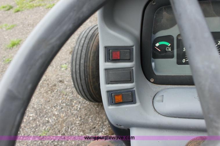 image for item 6281 2003 New Holland TN55 tractor