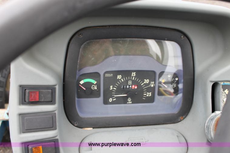 image for item 6283 2000 New Holland TN55 tractor