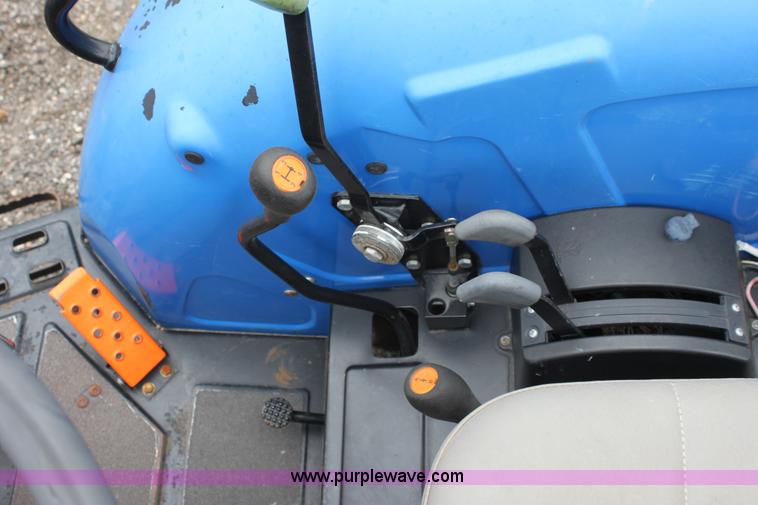 image for item 6284 2003 New Holland TN55 tractor