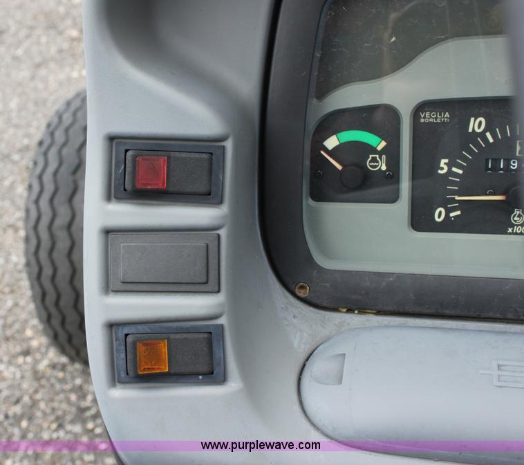 image for item 6284 2003 New Holland TN55 tractor