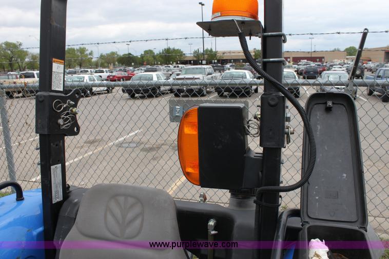 image for item 6285 2007 New Holland TN60A tractor