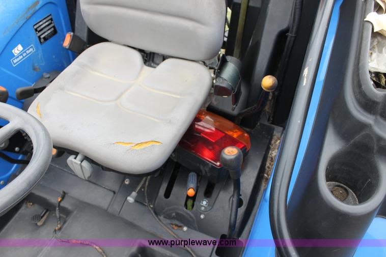 image for item 6285 2007 New Holland TN60A tractor