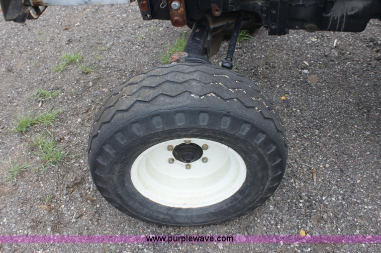 image for item 6285 2007 New Holland TN60A tractor