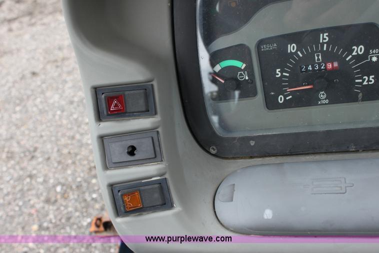 image for item 6286 2003 New Holland TN55 tractor