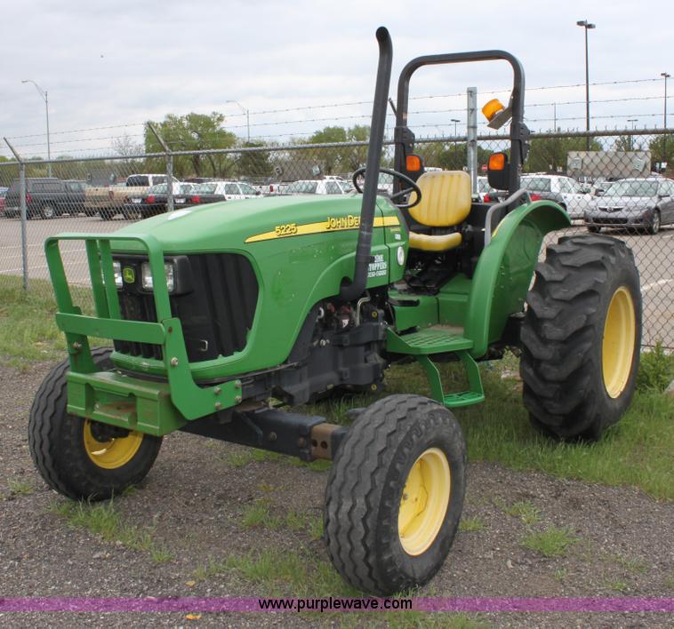 image for item 6287 2005 John Deere 5225 tractor