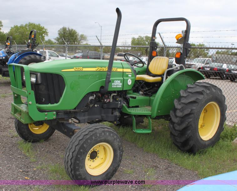 image for item 6287 2005 John Deere 5225 tractor